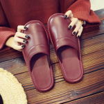 Paprastos juodos PU odos &scaron;lepetės Vyrai Namai Skaidrės Mulai Batai Vyri&scaron;ki kambariniai &scaron;lepetės Vyras Kambarys Nutildyti Batai Vyri&scaron;ki &Scaron;lepetės Tvirta CN 35-36 juoda