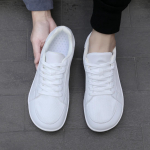 Plačios nosies laisvalaikio batai vyrams ir moterims basomis mink&scaron;tu padu plok&scaron;čiapadžiais, neslystančiais vaik&scaron;čiojimo batais, patogūs dviračių ir laipiojimo batai 38 balta