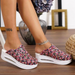 Moteri&scaron;kos ortopedinės klumpės, medicininiai sabo batai, neslystantys &scaron;lepetės, slaugytoja, gydytojas, aku&scaron;erė 35