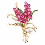 Madinga lydinio sagė, auk&scaron;tos klasės gėlė ant krūtinės, sagė &scaron;varkui ir kostiumui rožinė