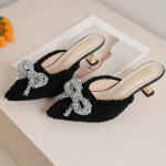 Madingi vasaros 2025 m. sandalai ir &scaron;lepetės Nauji moteri&scaron;ki vieno batelio tipo batai Prancūzi&scaron;ki apvalus priekis Pusiau atviri Auk&scaron;takulniai 40 juoda