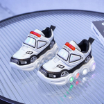 LED &scaron;viesos batai kūdikiams berniukams Animaciniai automobiliniai vaiki&scaron;ki sportiniai batai dėvėjimui atsparūs mergaičių neslystantys madingi berniukų sportbačiai 30 balta