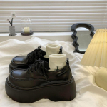 2024 m. pavasario nauji moteri&scaron;ki maži odiniai batai storo pado dizainas Jausmingas ni&scaron;inis Universalus dideliais pir&scaron;tais Retro batai Zapatos Mujer 35