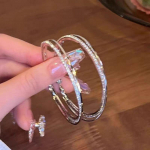 Nepamir&scaron;tami 2025 m. Unikalūs europieti&scaron;ko ir amerikieti&scaron;ko stiliaus dideli auskarai-lankeliai moterims - I&scaron;skirtinis &scaron;iuolaikinis dizainas Diamond Double Hoop Earrings