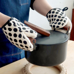Japoni&scaron;ko stiliaus ta&scaron;kuoti kar&scaron;čiui atsparūs pir&scaron;tinės orkaitei, mikrobangų krosnelei Black round Dot Style