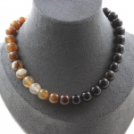 Pierres et Min&eacute;raux. Collier perles Ang&eacute;lite 10 mm + Agate noire 10 mm. Chaine en acier Collier femmes, hommes. Taille personnalisa