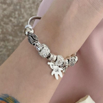 Antikvarinė karoliukų apyrankė su pakabuku me&scaron;kučiu, &scaron;irdelėmis ir užra&scaron;u &bdquo;Love&ldquo;, reguliuojama apyrankė-bangle moterims, &bdquo;pasidaryk pats&ldquo; papuo&scaron;alas, dovana 1PC