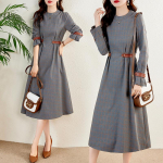 2022 m. rudens moteri&scaron;ka korėjieti&scaron;ko stiliaus languota midi suknelė - liekninanti ir eleganti&scaron;ka M