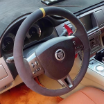 100% Tinka Jaguar XF 2008-2015 XK XKR-S XKR 2006-2011 Automobilių dalys Rankomis siūta geltona žymė zom&scaron;inė automobilio vairo apdaila