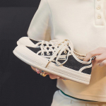 Moteri&scaron;ki vasariniai laisvalaikio batai Kvėpuojantis tinklelio pavir&scaron;ius Madingi batai Nėriniuoti žvejo batai Platforminiai sportbačiai 40 juoda