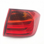 Suderinamas galinio žibinto dangtelis BMW 3 serijai (2013&ndash;2015 m) F30/F35, 316, 320Li, 318 Stabdymo &scaron;viesa. Driver Side Flat Light (Inner)