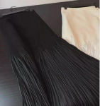 Žiedlapių klostuotas auk&scaron;tu juosmeniu vasarinis nėriniuotas sijonas - eleganti&scaron;kas, laisvai krintantis maksi moterims Small juoda
