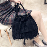 Suede Fringe moteri&scaron;kos rankinės su kutais ant pečių juoda