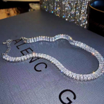 Eleganti&scaron;kas auk&scaron;tos klasės cirkonio vėrinys - Paprastas, madingas, trumpas raktikaulio grandinėlė su i&scaron;skirtiniu ir stilingu dizainu. Zirconia Necklace