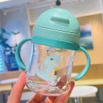250 ml Baby Sippy Vandens puodelis Vaiko rankenėlė Mokymosi maitinimas Geriamasis butelis nuo užspringimo su Gravity Ball Vaikų treniruočių puodelis su &scaron;iaudeliais