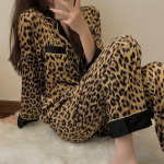 Moteri&scaron;ka pavasario ir rudens pižama dviejų dalių rinkinys moteri&scaron;ka laisvalaikio mada leopardo ra&scaron;to ilgomis rankovėmis moteri&scaron;kas auk&scaron;čiausios klasės namų drabužių kostiumas M juoda