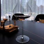 1 vnt. itin plonas ir lieknas strypas, rankų darbo aromatą uostantys puodeliai, degustacinių puodelių rinkinys, someljė raudonojo vyno taurės 701-800ml
