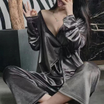 Moteri&scaron;kas seksualus aukso spalvos aksominis pižamos rinkinys V formos kaklelis japoni&scaron;kas kimono namų apranga pavasarinis ilgomis rankovėmis vienspalvis pižamos dviejų dalių komplektas miegamasis kostiumas