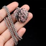 1vnt Natūralaus akmens karoliai pakabukas &scaron;irdies formos kri&scaron;tolo ametisto agatas opalas nerūdijančio plieno grandinėlės karoliai moterims papuo&scaron;alai 30x30x10 mm 1Pcs/Black Rhodochrosite