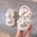 Batai kūdikiams Madingi basutės mergaitėms Kūdikių batai mažyliams Mergaičių batai princesėms mink&scaron;ta apačia Batai mergaitei Plok&scaron;čias basutes Size 15 smėlis