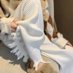 Dryžuotos megztos mikro platėjančios kelnės moteri&scaron;kos rudenį ir žiemą kabančios kutais grindų &scaron;luostės laisvos mink&scaron;tos ir lipnios plačios kelnės