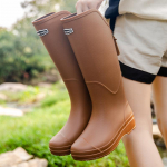 Lauko mados vandeniui atsparūs lietaus batai moterims Auk&scaron;ti kasdieniai universalūs madingi lietaus batai Lietaus batai Lauko batai Neslystantys batai 36 ruda