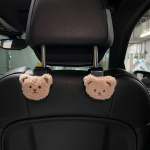 2 VNT. Mieli animaciniai me&scaron;kučiai Automobilio sėdynės atlo&scaron;o kabliukai Laikymo transporto priemonės galvos atlo&scaron;o organizatorius Pakaba pirkinių mai&scaron;eliui, rankinei, automobilio dekoravimui