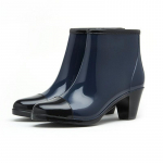 Moteri&scaron;ki lietus batai Vandeniui atsparūs PVC plastikiniai batai Madingi auk&scaron;takulniai Aulinukai Vidutiniu kulnu Užtrauktukas Guminiai batai Neslystantys Brodiniai antbačiai 38 mėlyna