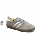 Retro raudoni suvarstomi moteri&scaron;ki odiniai riedlenčių sportbačiai Size 34