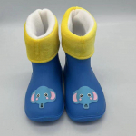 Vaiki&scaron;ki, vandeniui atsparūs animaciniai PVC neslystantys batai su aksominiu pamu&scaron;alu 15 cm Inner Length (Size 22-24)