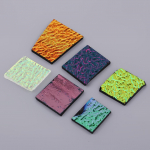 Dichroinio stiklo laužas COE 90 lydusis metalas, skirtas &bdquo;pasidaryk pats&ldquo; papuo&scaron;alų gamybai as described