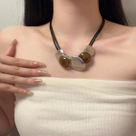 Madingi karoliai moteri&scaron;kiems papuo&scaron;alams ruda