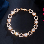CMM Elegant Gold Color Love Heart kubinio cirkonio teniso apyrankė balta
