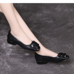 Mink&scaron;tos odos vienviečiai batai moterims pavasario ir rudens Neslystantis mink&scaron;tas padas Patogūs storakulniai odiniai batai moterims Madingi apvalūs batai 40