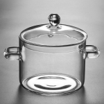 Skaidrus auk&scaron;tos temperatūros stiklinis puodas sriubai, tro&scaron;kiniams ir makaronams &ndash; tinka elektrinėms, keraminėms viryklėms ir virti atvira liepsna Double handle; 1350ml