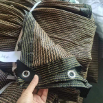 Kavos spalvos vėjui ir dulkėms atsparus sutir&scaron;tintas &scaron;e&scaron;ėlinis tinklas stogui, balkonui, automobiliui, gėlėms, žuvų tvenkiniui 3m x 3m with Border and Holes