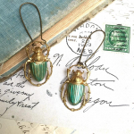 Nauji kūrybingi Green Beetle Drop auskarai Puikūs aukso spalvos Gyvūnų papuo&scaron;alai Ilgi Bronziniai Kabantys Auskarai Moterų Vakarėliui