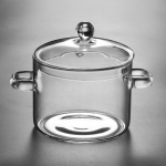 Skaidrus auk&scaron;tos temperatūros stiklinis puodas sriubai, tro&scaron;kiniams ir makaronams &ndash; tinka elektrinėms, keraminėms viryklėms ir virti atvira liepsna Double handle; 1900ml