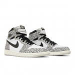 Air Jordan 1 Retro High OG White Cement DZ5485-052 EU 40.5 pilka/juoda