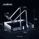 &bdquo;Neapdorotas kri&scaron;tolo nefrito mineralinis ekranas su akrilo pagrindu ant geležies meno stovo&ldquo;