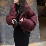 &Scaron;ilti žieminiai, stori paltai moteri&scaron;ki trumpi pūkuoti parkai Madingi juodi medvilniniai pamink&scaron;tinta moteri&scaron;ka striukė Eleganti&scaron;ki drabužiai su užtrauktuku M vyno raudonos spalvos