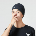 Under Armour Vyri&scaron;ka žieminė treniruočių kepurė OSFA juoda