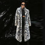 Moteri&scaron;ki gepardo gobtuvai dirbtiniais kailiais, pūkuoti seksualūs ilgi vir&scaron;utiniai drabužiai su diržu vestuvių vakaro biurams XXL