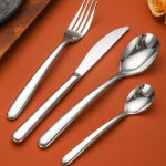 304 nerūdijančio plieno europieti&scaron;ka apvali rankena vakarieti&scaron;ki stalo įrankiai auk&scaron;tos klasės restorano vie&scaron;bučio reikmenys peilis &scaron;akutė &scaron;auk&scaron;tas arbatinis &scaron;auk&scaron;telis sidabras