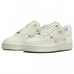 Nike Air Force 1 '07 LX Low Mini Swoosh Metalinis Auksas MOTERIMS FV3654-111 EU 38.5 balta