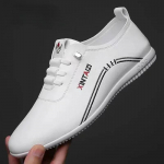Madingi odiniai vyri&scaron;ki batai Madingi vyri&scaron;ki laisvalaikio batai lauke, visi atitinka lengvi, patogūs, prisegami vyri&scaron;ki plok&scaron;čiapadžiai &bdquo;Zapatos Para Hombres&ldquo; 39 balta