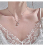 Balto kvarcito karoliai Prabangūs &scaron;velni ovalo formos Opalo akmens pakabukas karoliai raktikaulių grandinėlė moterims Asmenybė Apykaklės papuo&scaron;alai Priedai sidabras