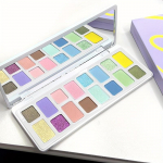 16 spalvų makarūnų &scaron;e&scaron;ėlių paletė. Ry&scaron;kūs matiniai ir blizgūs fini&scaron;ai stulbinančiam Cut Crease makiažui. Blizgūs &scaron;e&scaron;ėliai kasdieniam makiažui.