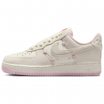 Nike Air Force 1 Low Valentino diena 2025 Moteri&scaron;ki sportbačiai HV5992-111 42 balta