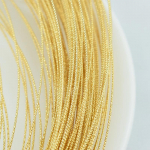 18K auksu dengta spalvą i&scaron;laikanti vytos varinės vielos ritė &bdquo;pasidaryk pats&ldquo; apyrankėms ir auskarams Gold 0.6mm Twist Wire 50cm